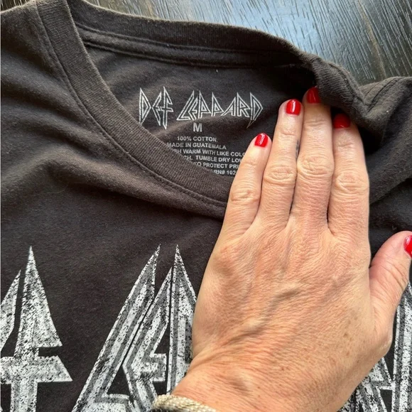 DEF LEPPARD Size M Animal Official Merchandise Black T-shirt - Picture 4 of 4